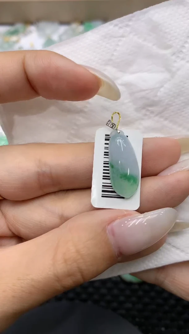 颈饰18K金镶嵌翡翠111111111111