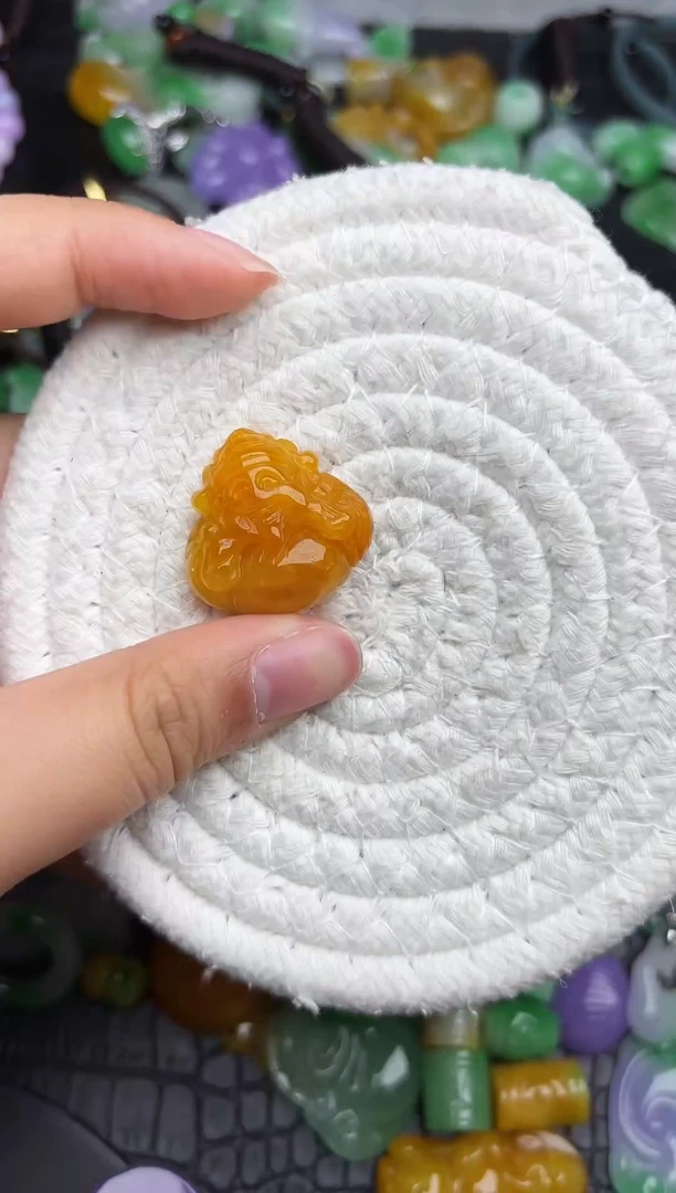 颈饰未镶嵌翡翠缅甸翡翠吊坠