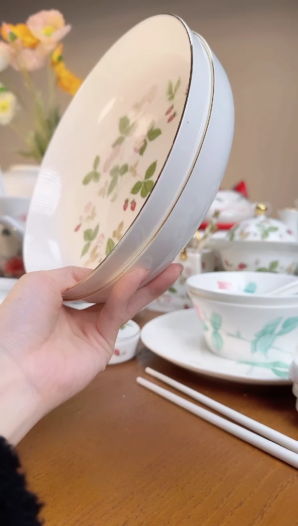 【闪购商品】高骨瓷8寸深盘2个高骨瓷8寸深盘2个