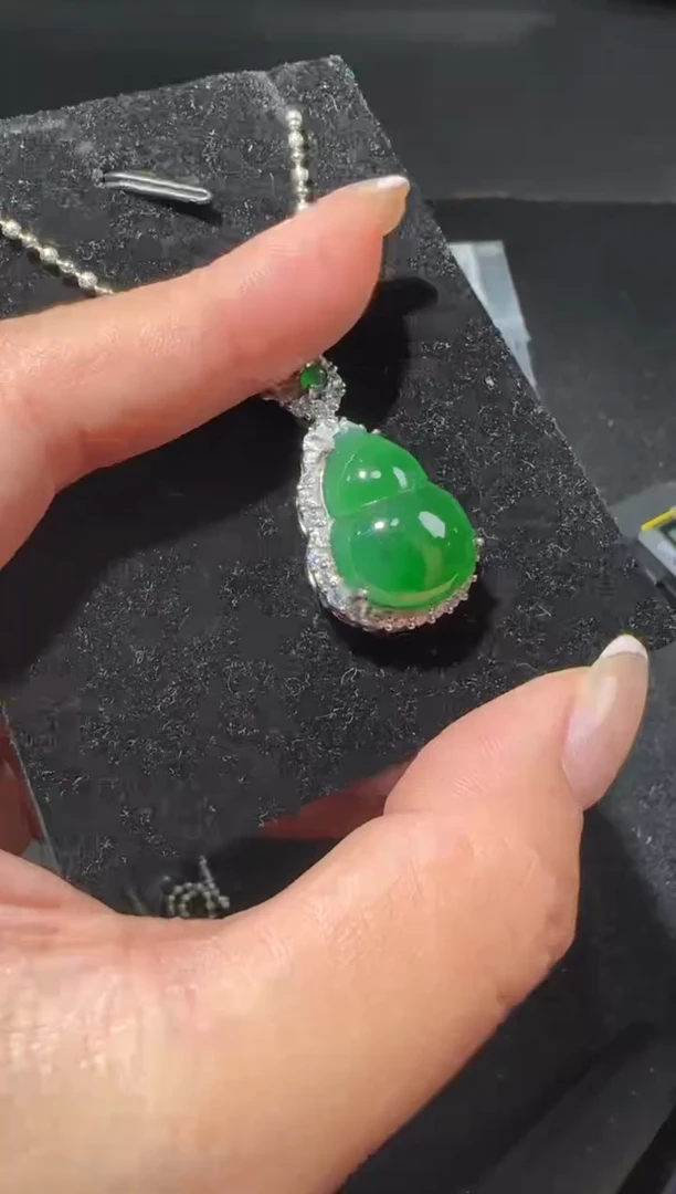 【闪购商品】翡翠吊坠(赠链)未镶嵌3889多样性发货拍一发一