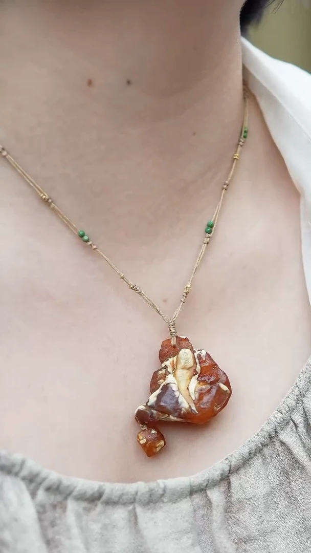 未镶嵌颈饰琥珀蜜蜡吊坠