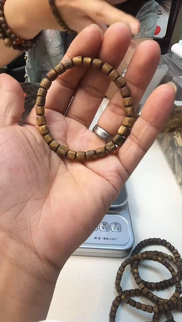 沉香碎屑乌身老白奇卡6单4克样性多样性一