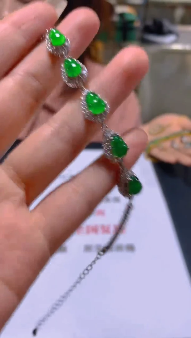 未镶嵌手链翡翠多样性发一