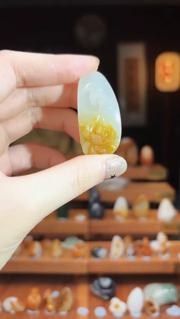 和田玉未镶嵌挂件pin62精品 凤戏牡丹