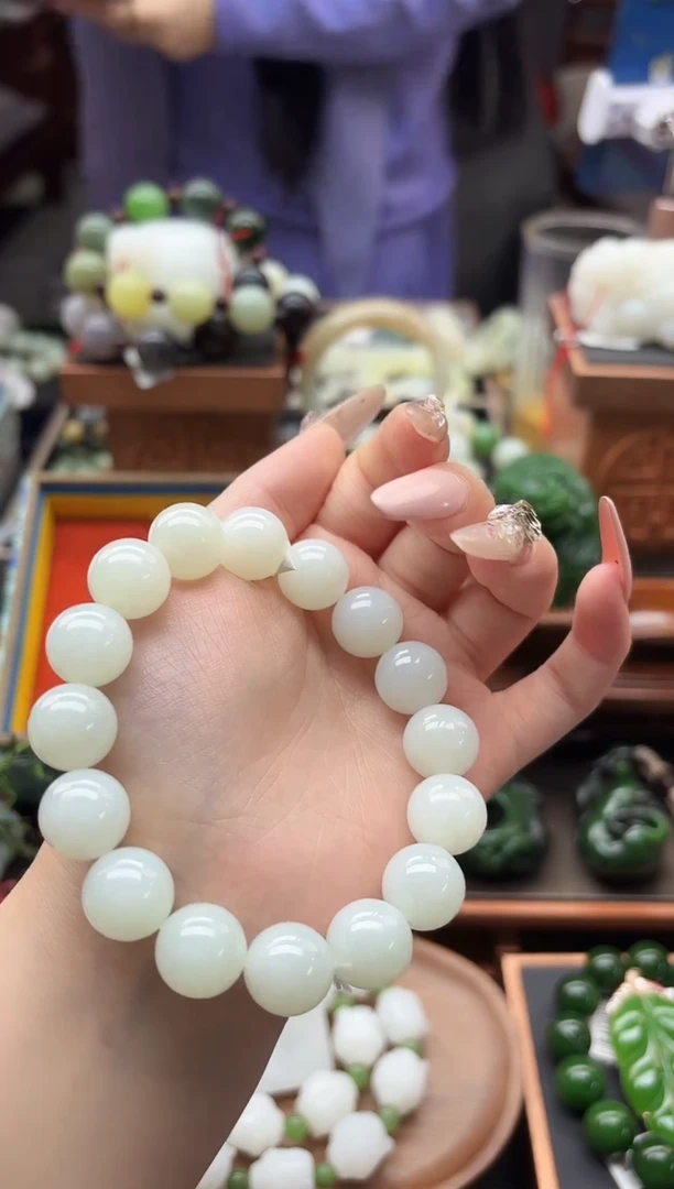 未镶嵌手串和田玉董小姐推荐 多样性发货 拍一发一alms14