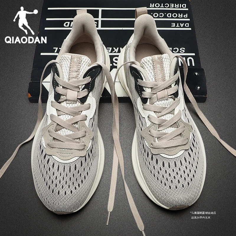 乔丹男鞋运动鞋2025冬季新款透气网鞋青少年轻便减震网面跑步鞋子