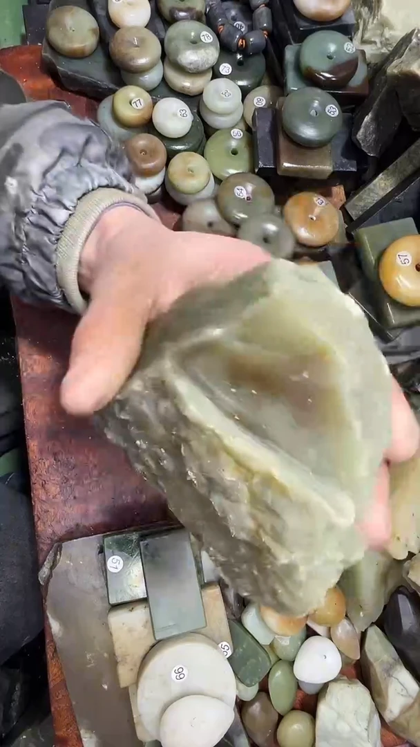 未镶嵌和田玉珠宝半成品1
