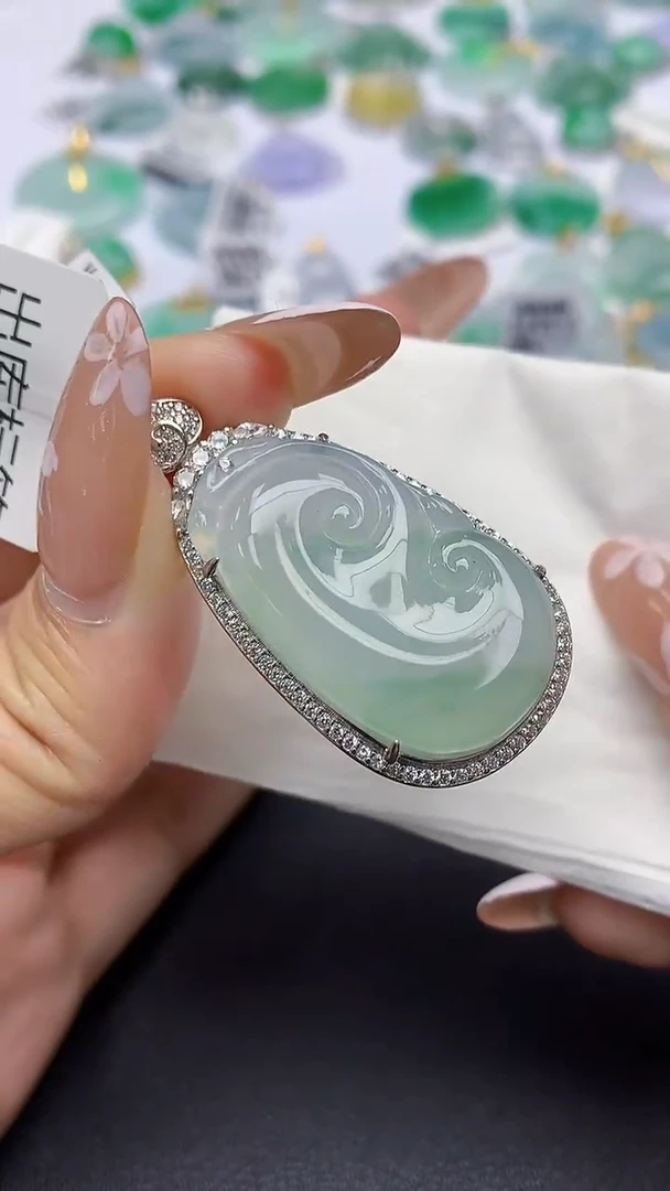 颈饰银S925镶嵌翡翠A货假一赔三支持复检百元上九元证书费自理