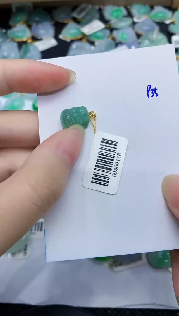 翡翠18K金镶嵌颈饰111111111