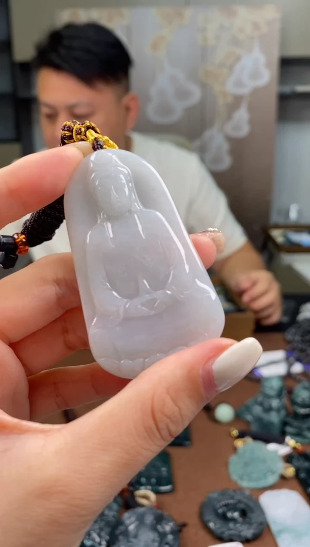 颈饰未镶嵌翡翠 多样性发其一