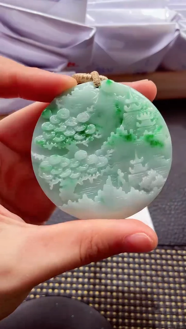 颈饰未镶嵌翡翠 000111