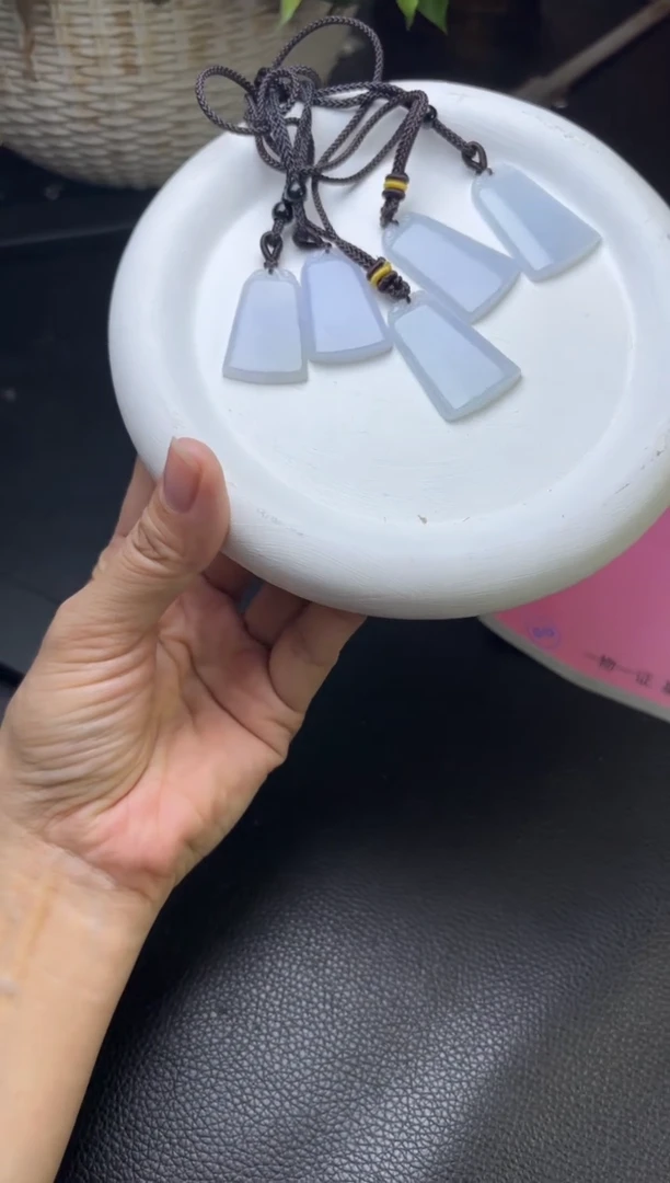 翡翠挂件未镶嵌多样性发一件L0304-10