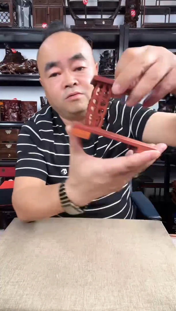 木红二连老李红木工艺品