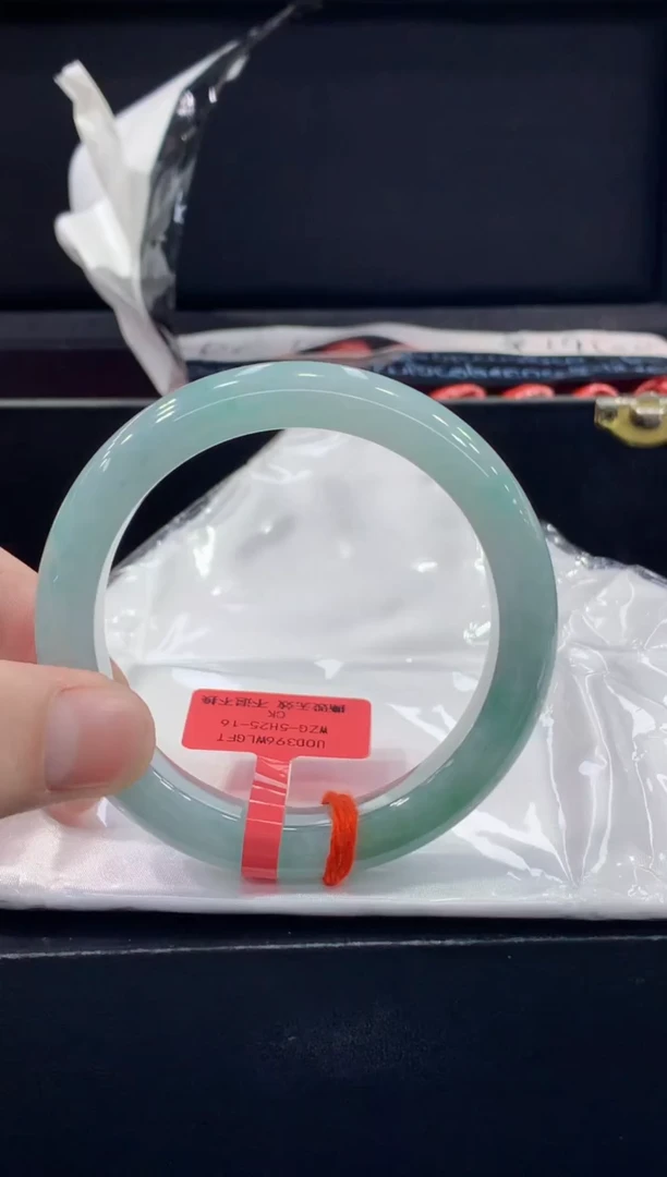 未镶嵌手镯翡翠翡翠手镯