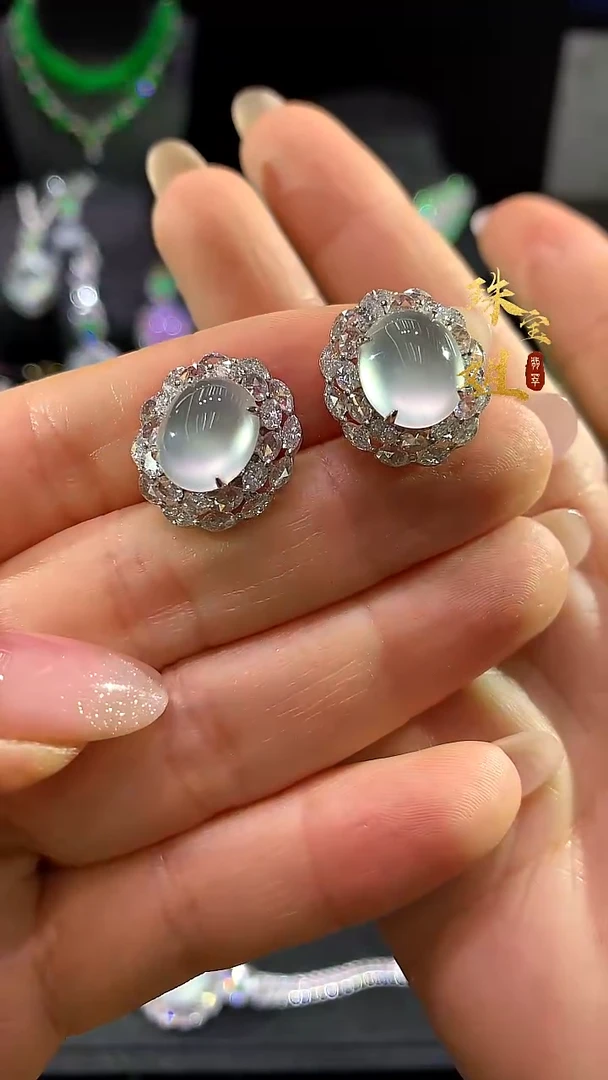 18K金镶嵌翡翠耳饰耳饰