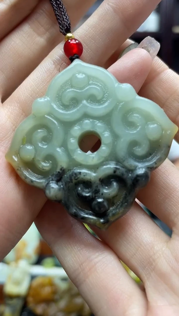 未镶嵌岫玉吊坠·