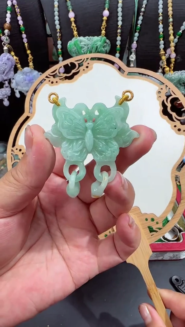 翡翠未镶嵌颈饰吊坠