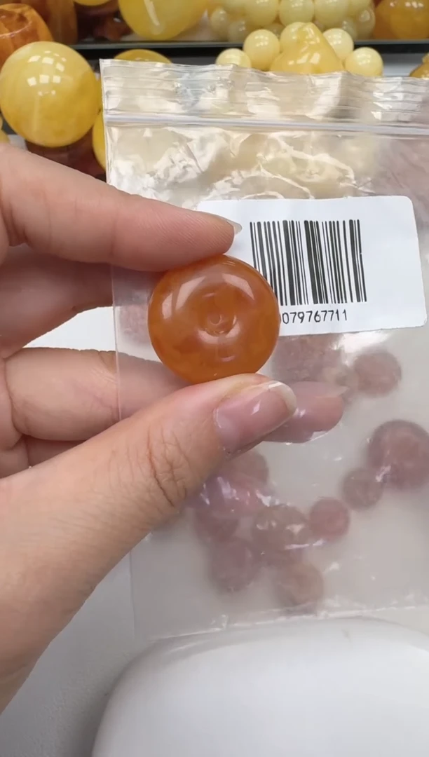 裸石琥珀未镶嵌如图