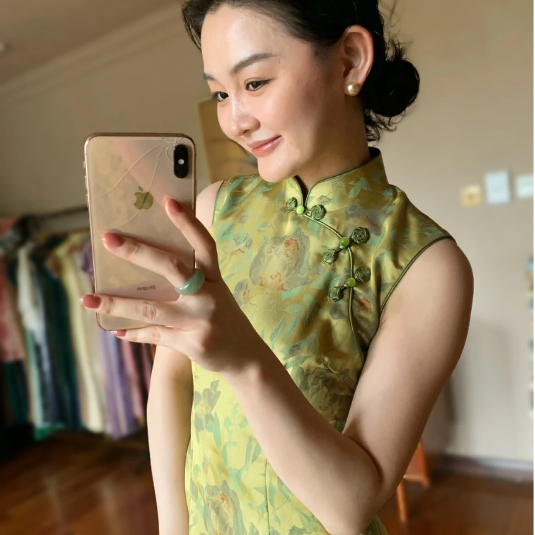 慧霞黄金色玫瑰花旗袍·线上专享