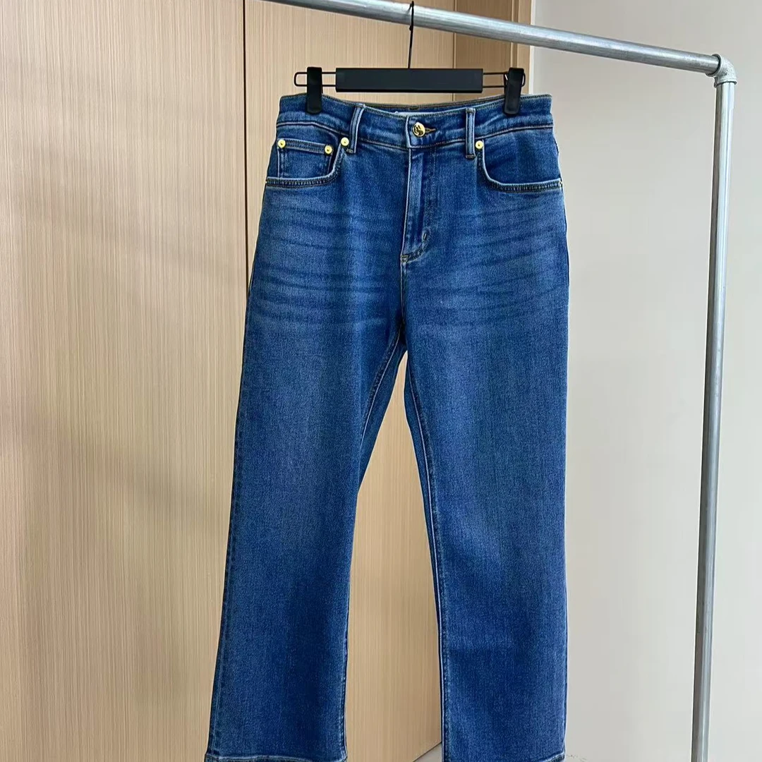 天呐!这条牛仔裤巨遮胯显瘦!梨形爱惨了！蓝色高腰直筒时尚休闲
