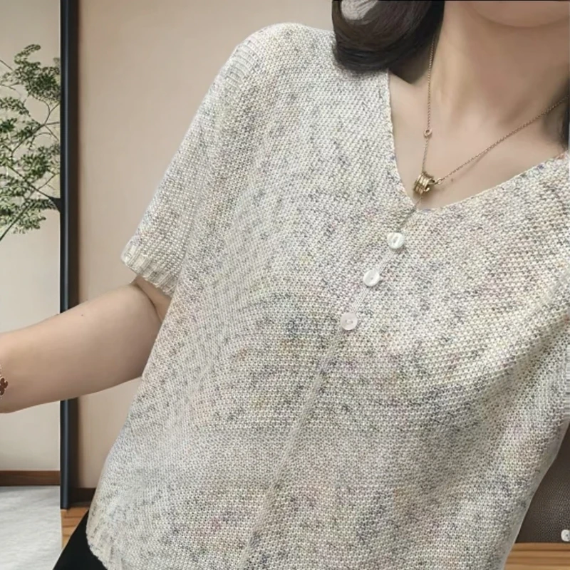 夏季女上衣恋夏风潮新款V领夏季针织短袖T恤女时尚百搭宽松显瘦