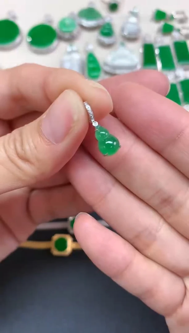 【闪购商品】翡翠吊坠(不含链)18K金镶嵌Z454|1980