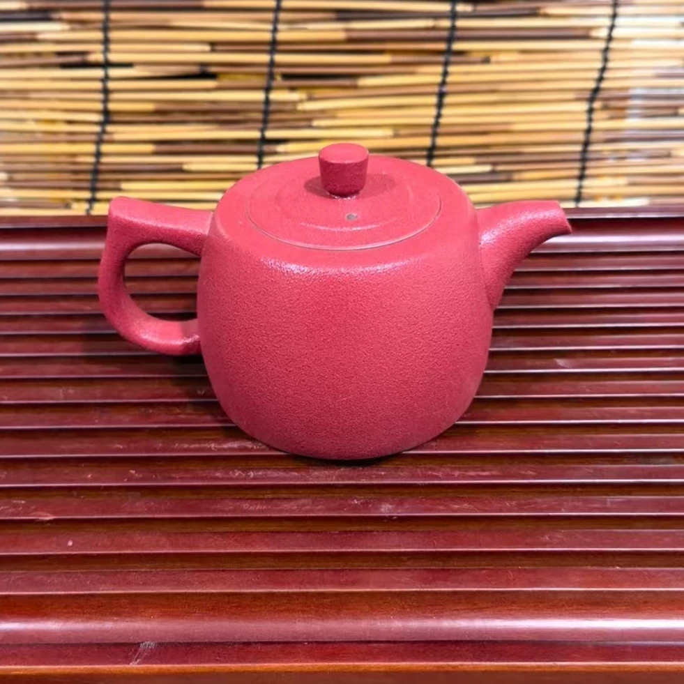 43  红色磨砂井栏壶陶瓷