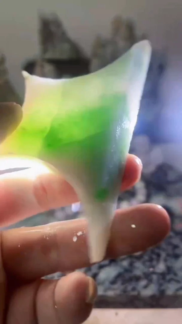 【闪购商品】翡翠吊坠(不含链)未镶嵌A55