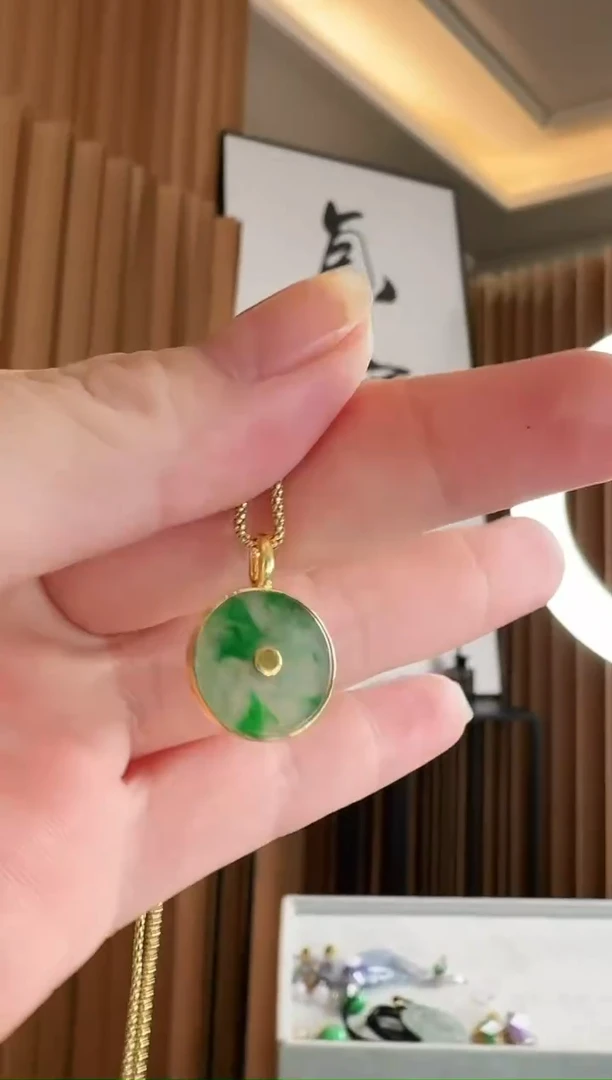 翡翠18K金镶嵌吊坠(不含链)吊坠