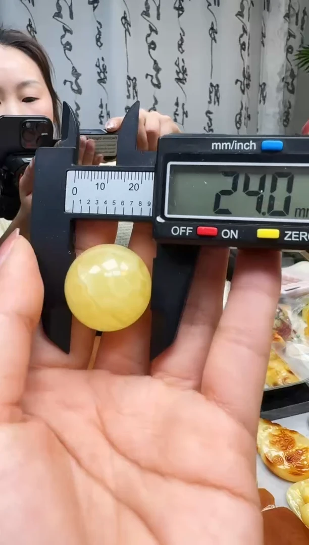 【闪购商品】琥珀裸石未镶嵌珠子