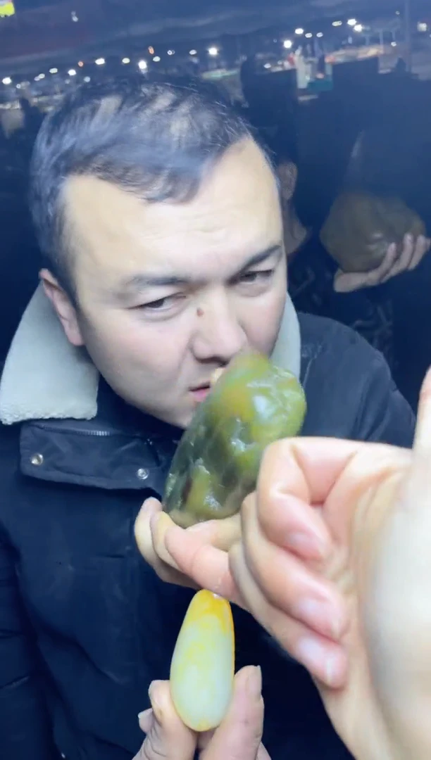 吊坠(不含链)未镶嵌和田玉（糖玉）原石