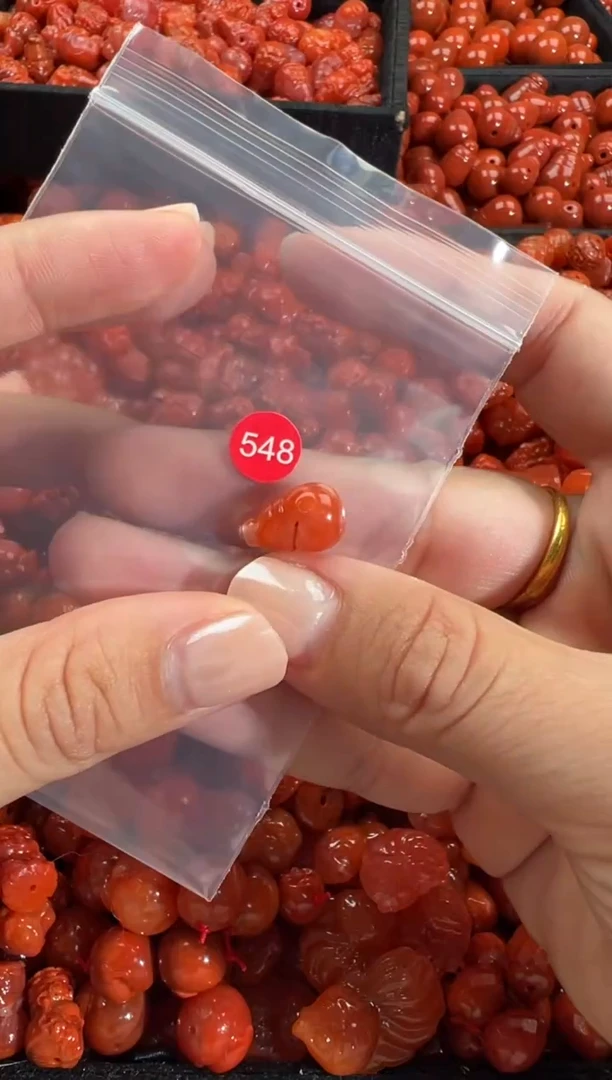 颈饰未镶嵌南红玛瑙1