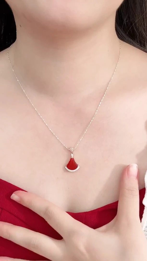 银S925镶嵌吊坠(不含链)玛瑙/玉髓玫瑰金色红裙子