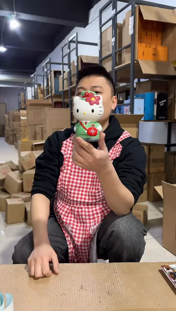 【闪购商品】杯绿色邮递员kt存钱罐