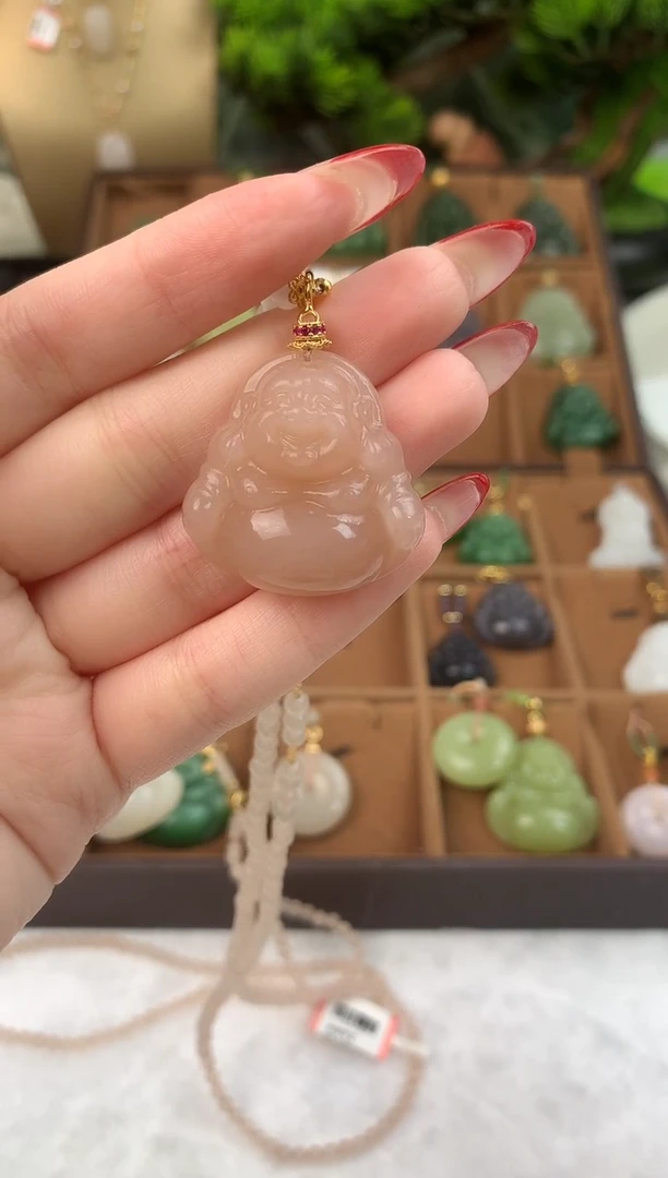 颈饰未镶嵌和田玉吊坠