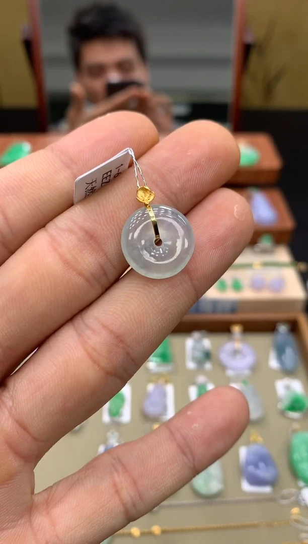 吊坠(不含链)18K金镶嵌翡翠平安扣