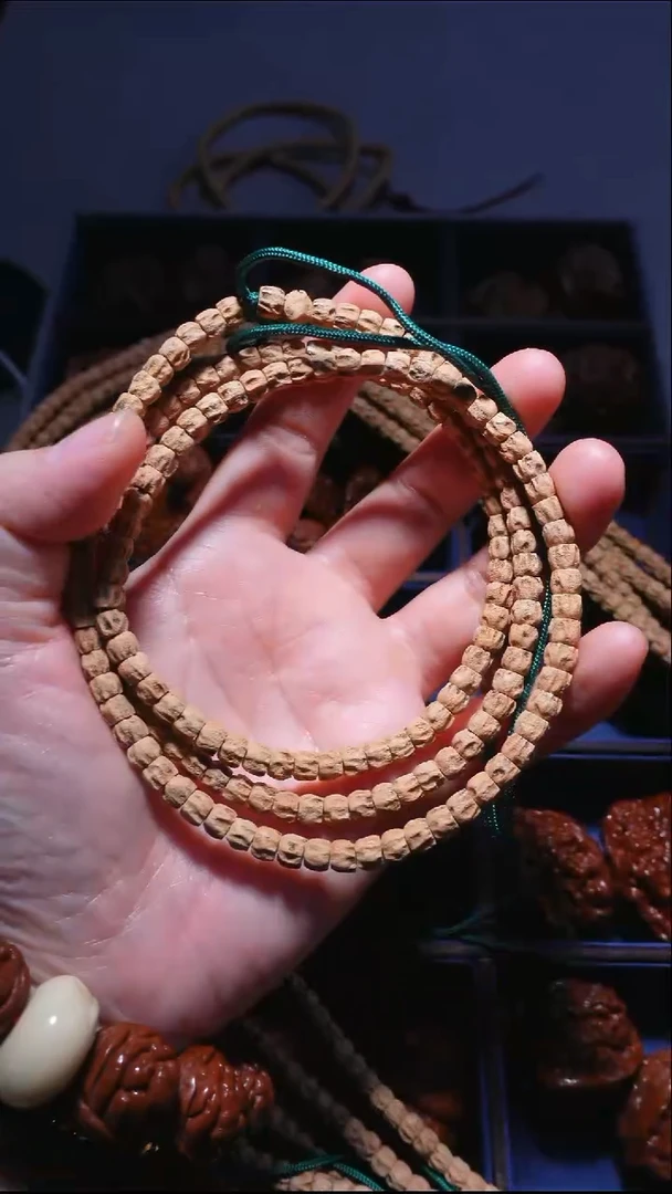 手串柏香籽/百香籽6左右方块百香脖挂