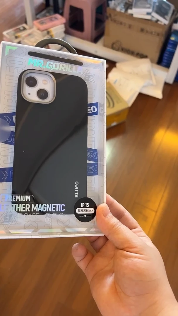 蓝猩素皮磁吸壳黑色适用iPhone15（不退不换）