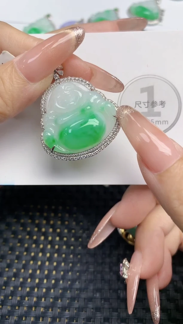 颈饰18K金镶嵌翡翠天然缅甸A货翡翠百元以上9元证书费自理