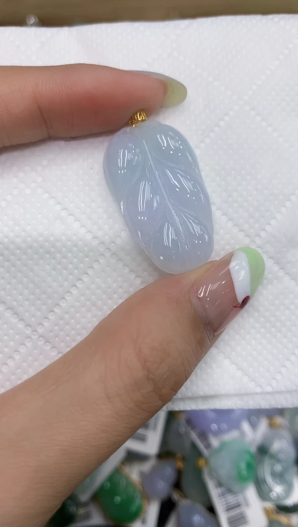 翡翠18K金镶嵌颈饰111111111111