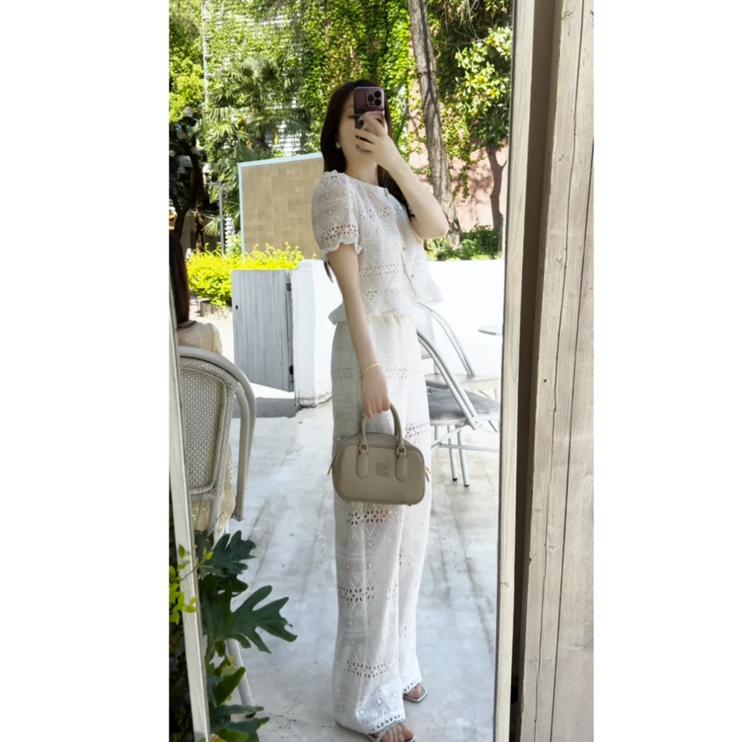 2025夏季新款重工刺绣镂空蕾丝上衣加休闲直筒梧桐裤薄款时尚套装