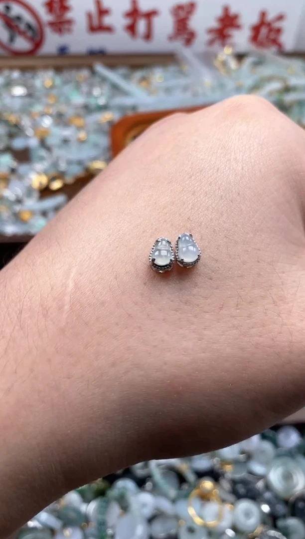 【闪购商品】翡翠颈饰未镶嵌哥哥