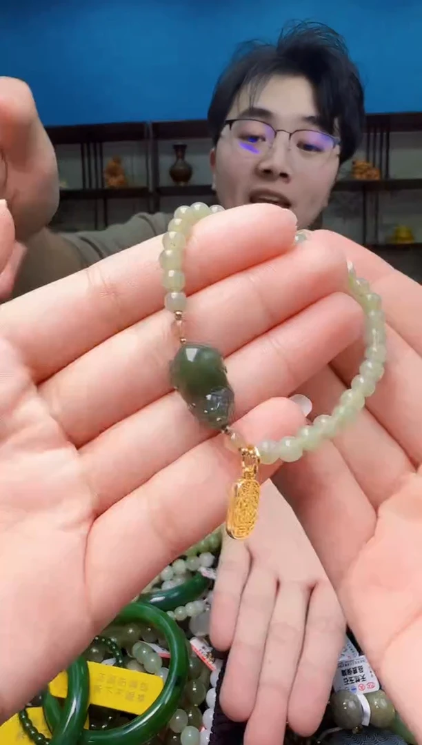 颈饰未镶嵌和田玉1