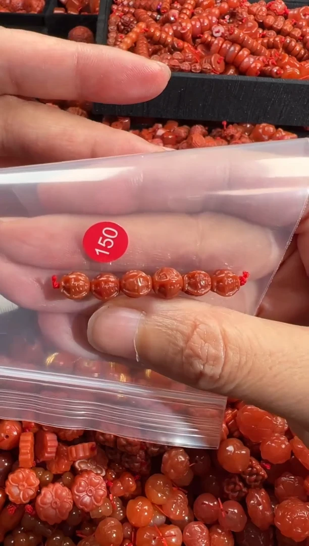 南红玛瑙未镶嵌颈饰1