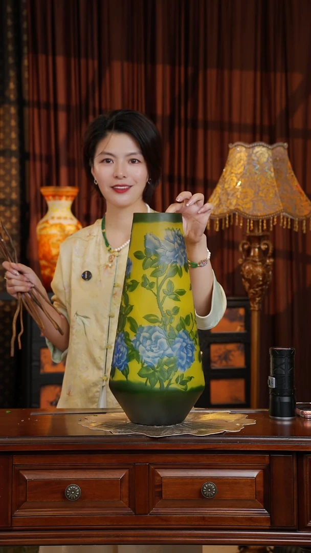 琉璃葛蕾。。。。。。。