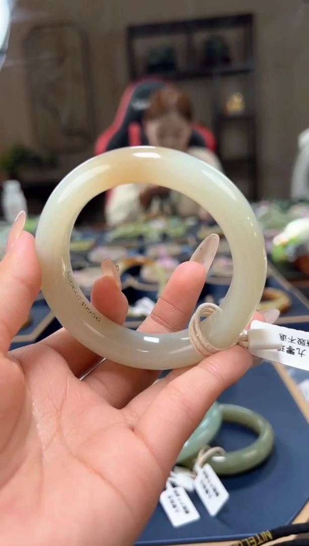 和田玉手镯未镶嵌A0066-56