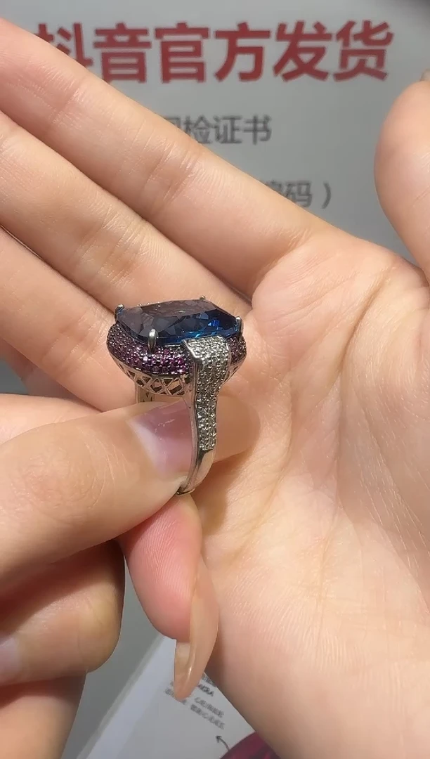 戒指蓝宝石18K金镶嵌1