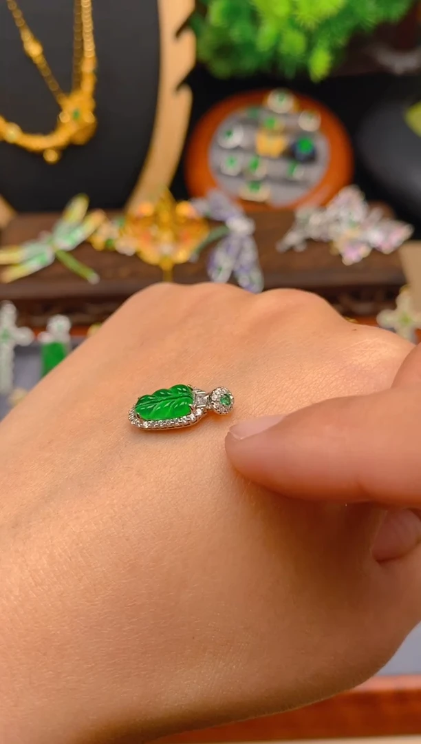 【闪购商品】翡翠吊坠(不含链)银S925镶嵌树叶吊坠