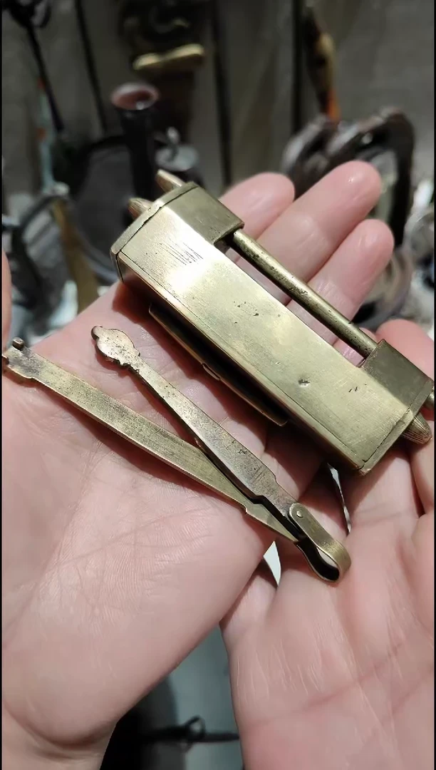 金属和**善古典家居桌面摆件