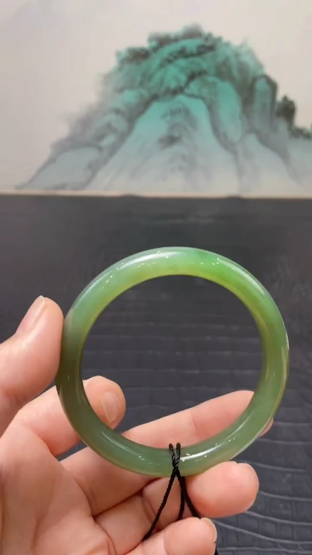 未镶嵌手镯和田玉（碧玉）你****。54+